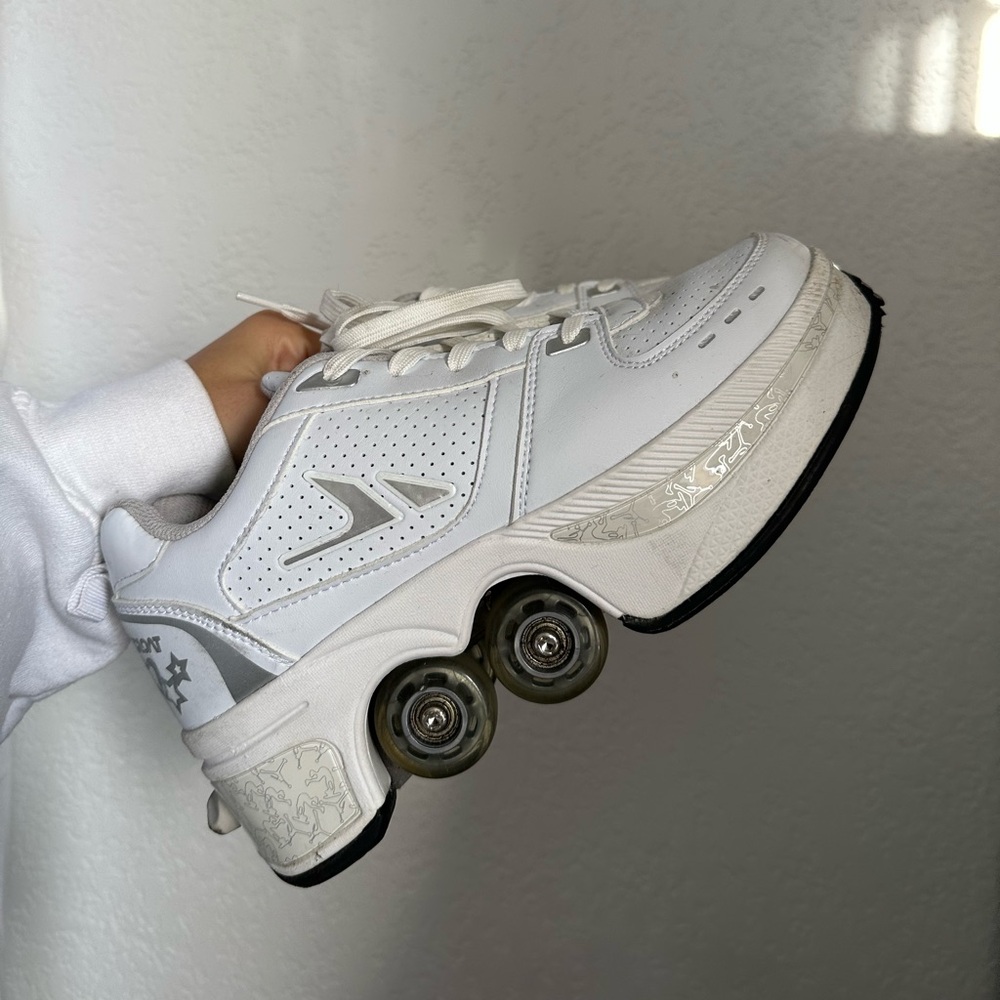Roller skate sneakers